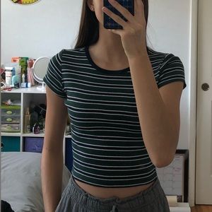 BRANDY MELVILLE cropped tee